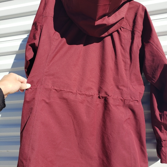 REI E1 Elements long bugandy rain coat - Picture 9 of 13